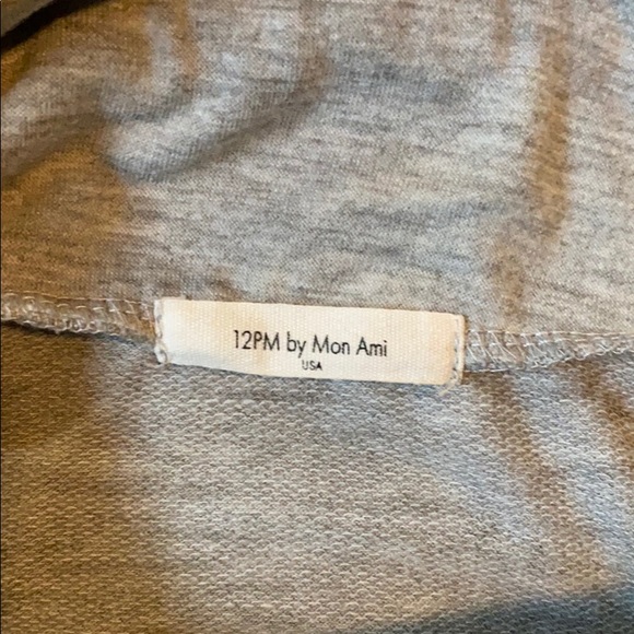 Adorable sweater top! - Picture 5 of 6